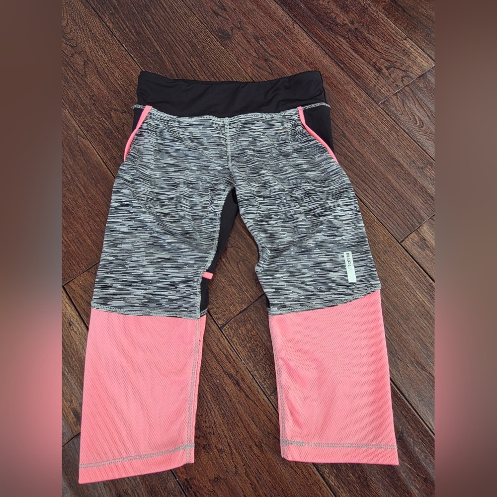 RBX Kids Black and Pink Capri Leggings Size  Small 7/8 GUC
